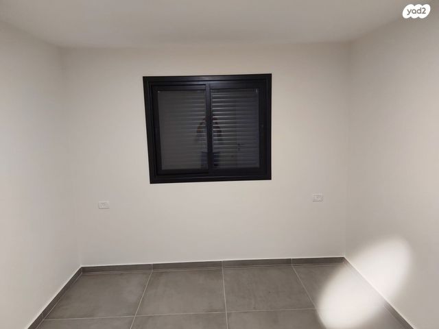 דירת גן, דפנה 8, שערי תקווה, שערי תקווה