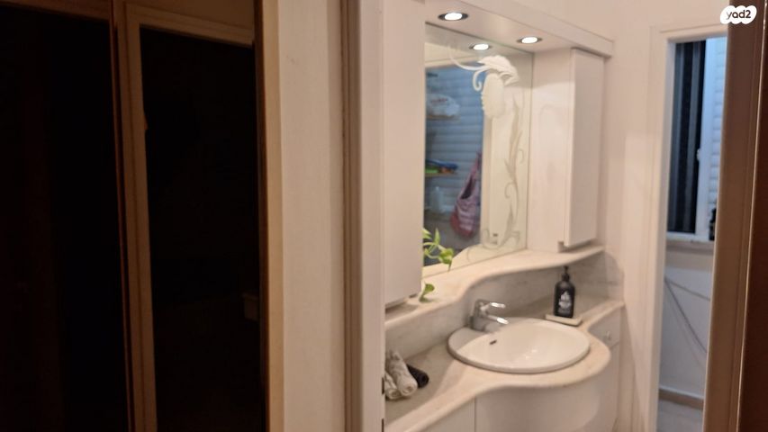 הבן הראשון 13