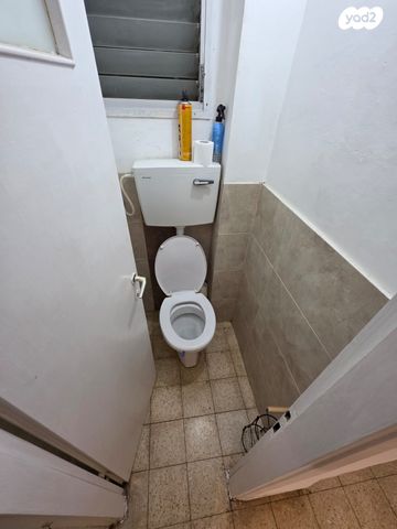 דירה, המייסדים 56, שאר העיר, מנחמיה