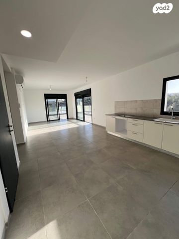 דירה, לשם 49, שאר העיר, אריאל