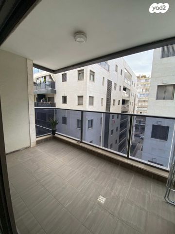 דירה, אליעזר בן יהודה 14, אגרובנק, חולון