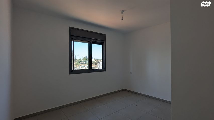 דירה, לאה גולדברג 1, תלמי מנשה, באר יעקב