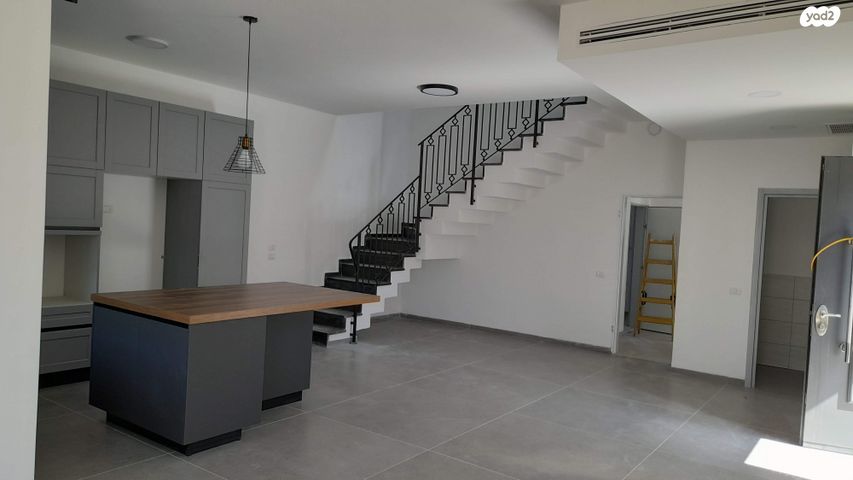 דו משפחתי, חשמונאים 111, עמידר, פרדס חנה כרכור