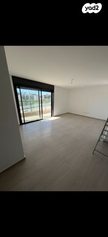 דירת גן, הרב שלום שבזי 1, רמב"ם, ראש העין