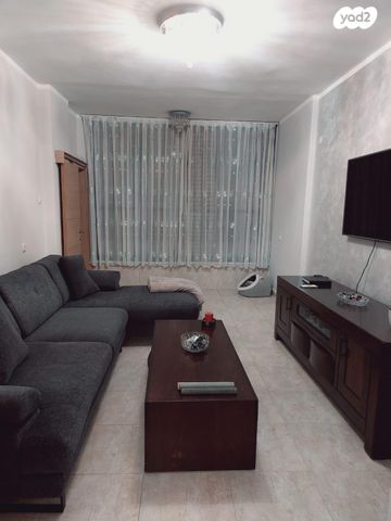 דירה, שלום עליכם 6, לב העיר, בת ים