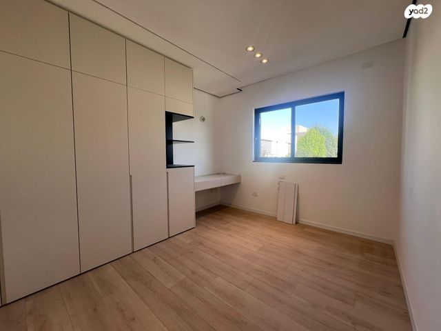 בית פרטי/ קוטג', אלוף יצחק חופי 49, שיכון צנחנים, רמת גן