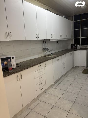 דירה, ביאליק 52, שכונת בן גוריון, מרכז העיר ג', רמת גן