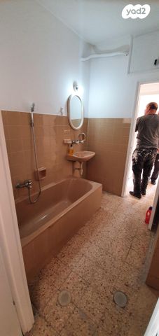 דירה, שדרות הרב לוין 10, רמת עמידר, רמת גן