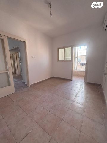 דירה, הצלע 12, נחלת גנים, רמת גן