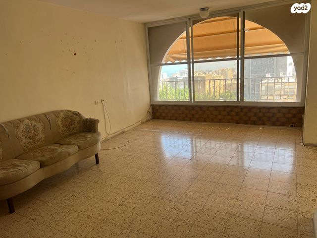 דירה, השופטים 4, אחוזת כנרת, טבריה