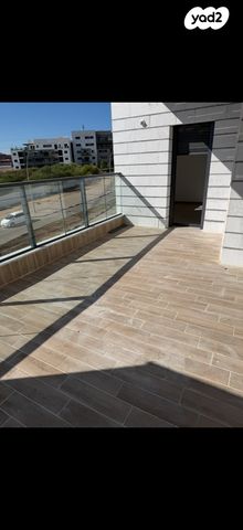 דירת גן, הרב שלום שבזי 1, רמב"ם, ראש העין