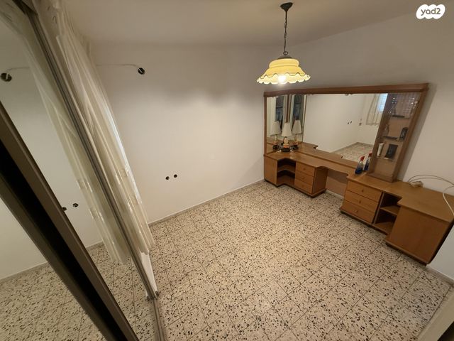 דירה, יהושע רבינוביץ 2, בן גוריון, חולון