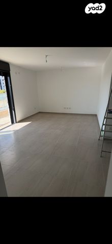 דירת גן, הרב שלום שבזי 1, רמב"ם, ראש העין