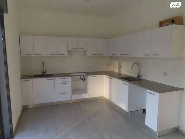 גג/ פנטהאוז, רבי ברכיה 24, נתיבות ישראל / רמת בית שמש ד-4, בית שמש