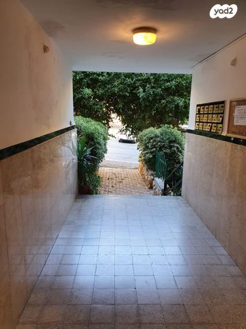 דירה, אסתר המלכה 30, נווה דוד, חיפה