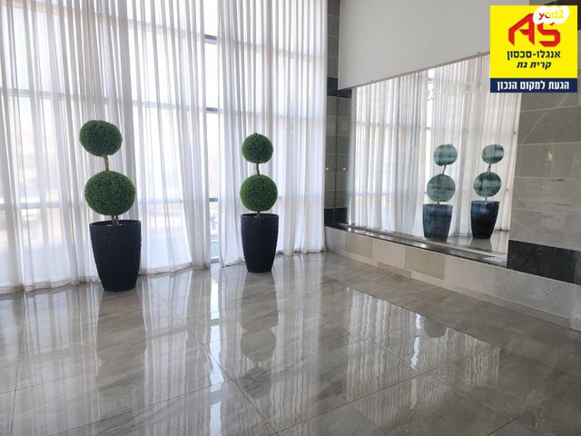 דירת גן, משה ברזני, הבנים, קרית גת