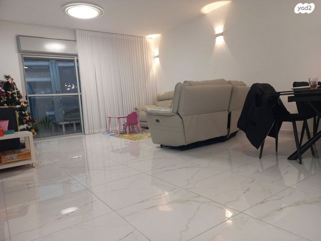 דירה, בריכת רם, שקמים ואגמים, אשקלון