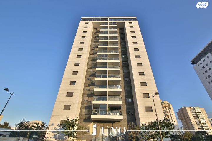 גג/ פנטהאוז, יוסף שילוח 4, משכנות האומנים, קרית מוצקין