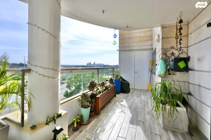 דירה, האימהות, סביוני נצר סירני, נס ציונה