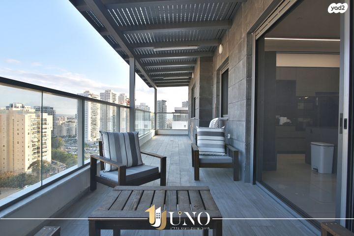 גג/ פנטהאוז, יוסף שילוח 4, משכנות האומנים, קרית מוצקין