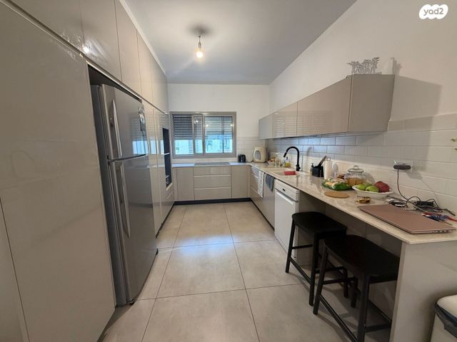 ז'בוטינסקי 12