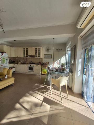 דירת גן, א.מ. ברכיהו, ירושלים