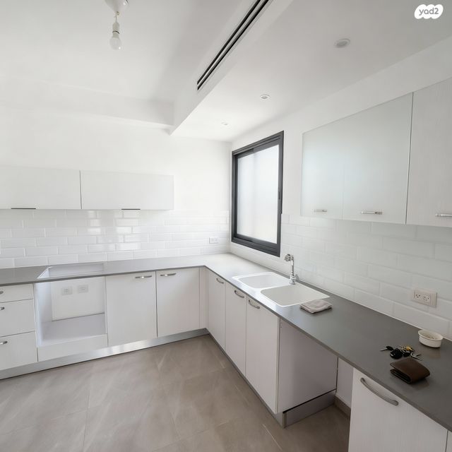 דירה, רועי קליין, קרית קריניצי, רמת גן