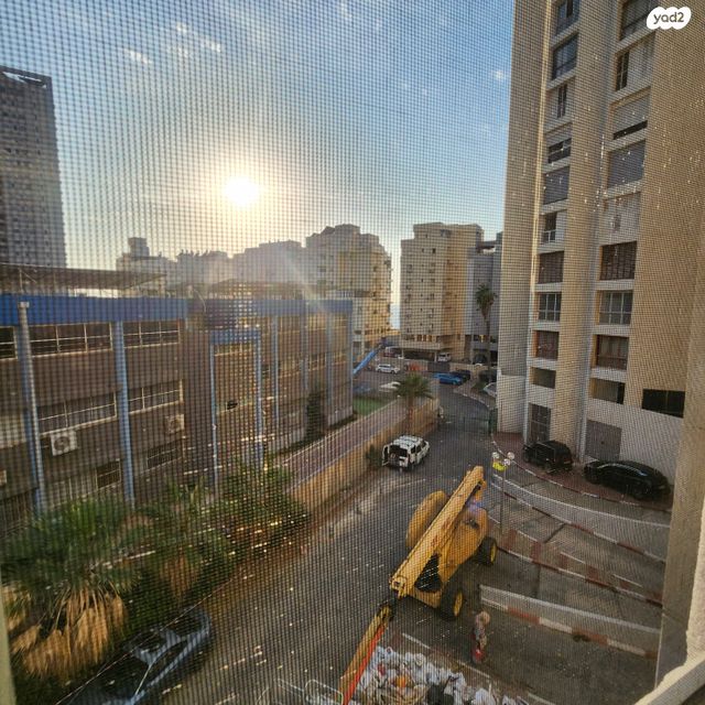 דירה, ז'בוטינסקי 4, עצמאות יוספטל, בת ים