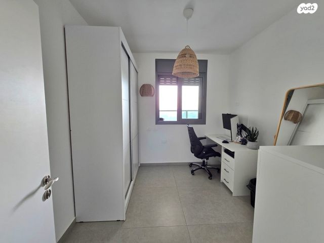 דירה, יצחק שדה, אזור