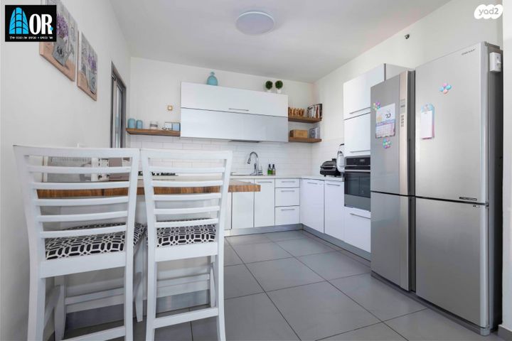 דירה, אפרים קישון, חתני פרס ישראל, באר יעקב