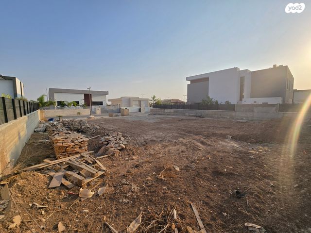 מגרשים, עורבני 6, כרמית, מיתר / כרמית