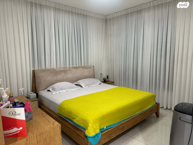 דירה, ש"י עגנון, משכנות האומנים, קרית מוצקין