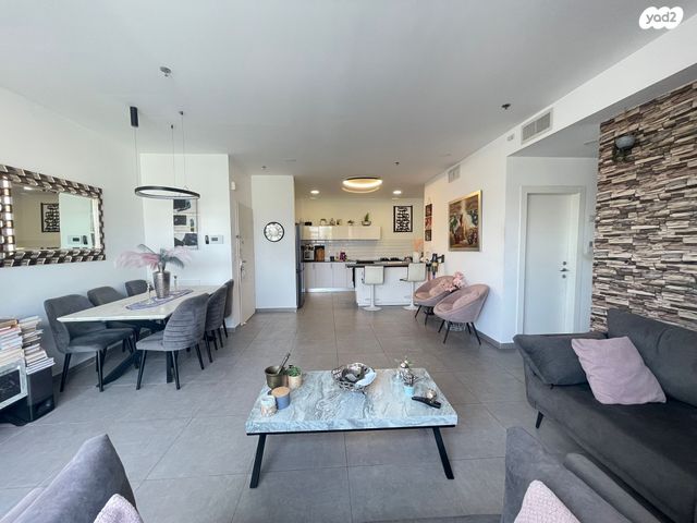 דירה, קרית ויצמן, רעננה