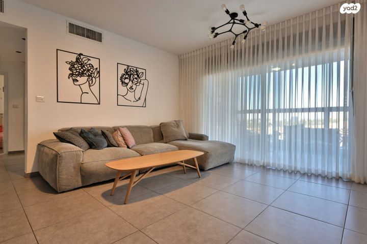 דירה, יצחק שמיר, גבעת הרקפות, קרית ביאליק