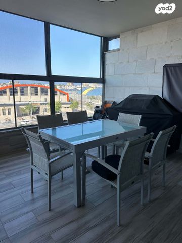 דירה, ש"י עגנון, משכנות האומנים, קרית מוצקין