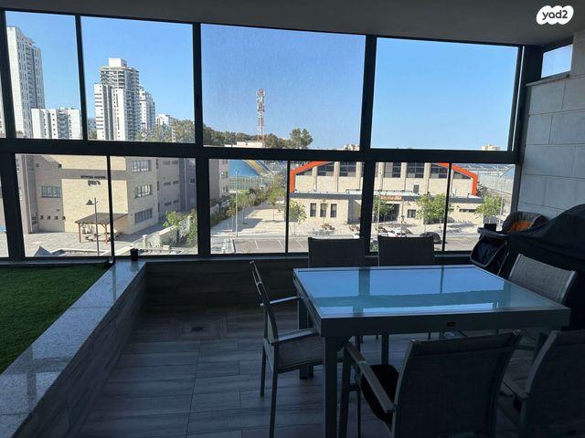 דירה, ש"י עגנון, משכנות האומנים, קרית מוצקין