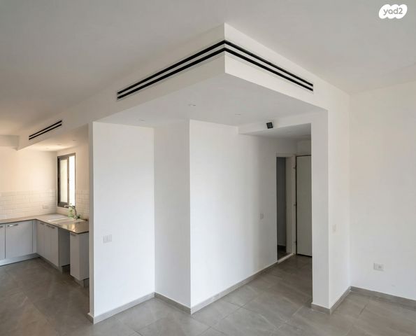 דירה, רועי קליין, קרית קריניצי, רמת גן