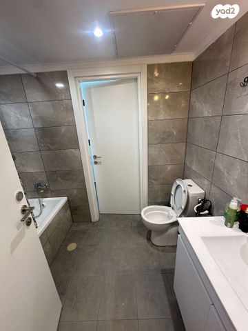 דירה, חמרא, עיר היין, אשקלון