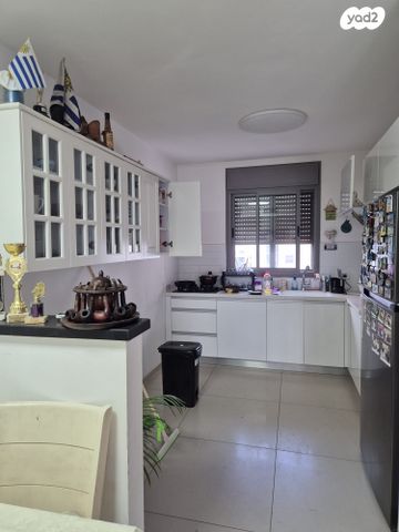 דירה, אתרוג, החורש, חריש