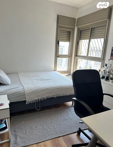 דירה, יהוד מונוסון