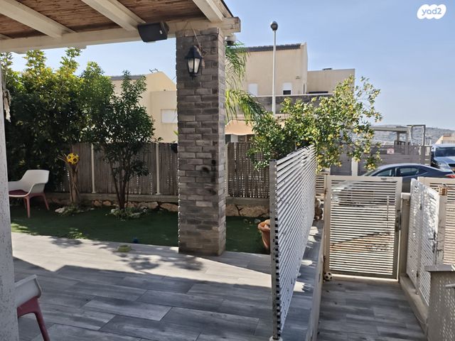 דו משפחתי, בית אריה / עופרים