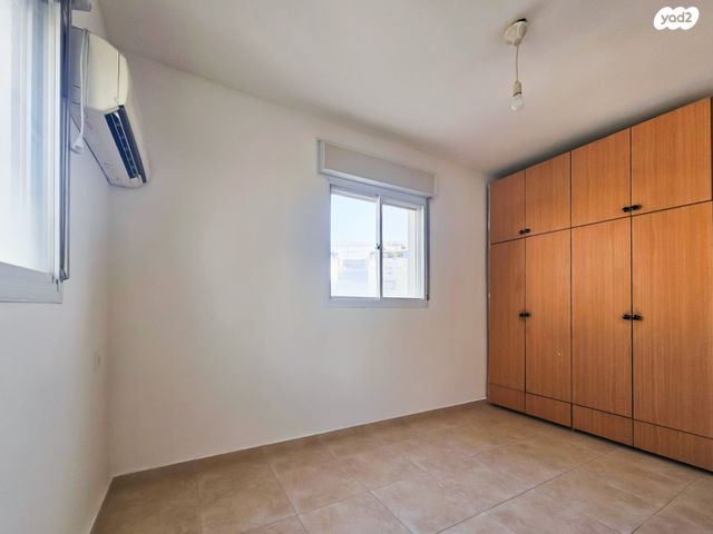 דירה, ציפורנית, הפרחים, מודיעין מכבים רעות