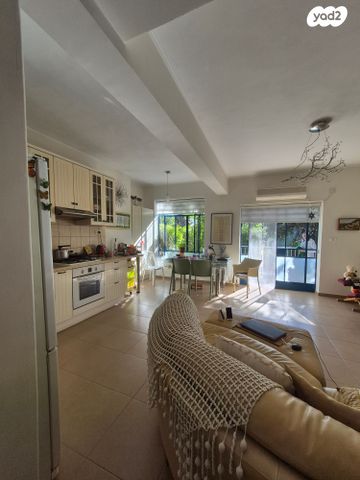 דירת גן, א.מ. ברכיהו, ירושלים