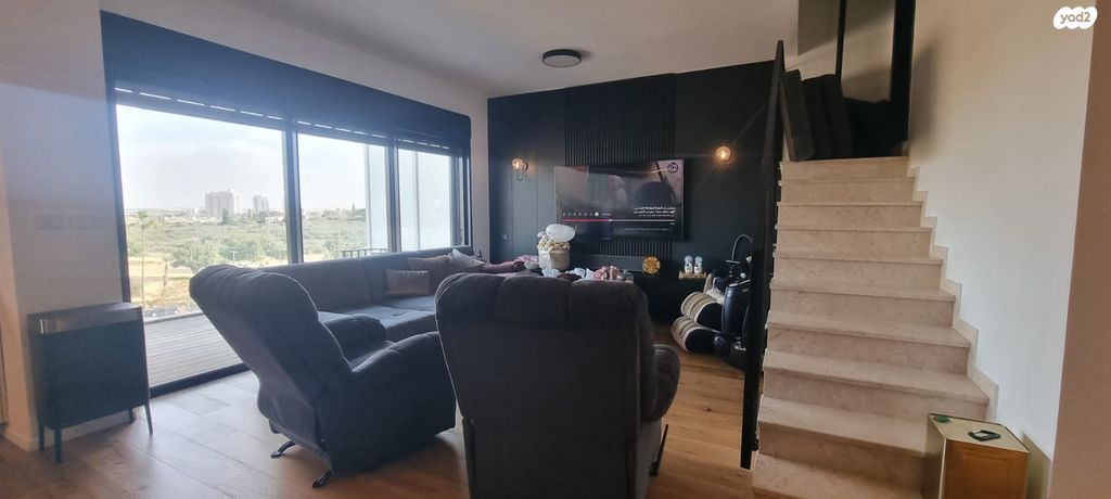 גג/ פנטהאוז, קיסריה