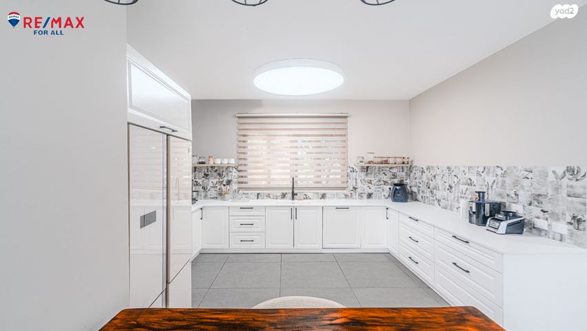 דו משפחתי, החרוב, נאות הפרחים, גן יבנה