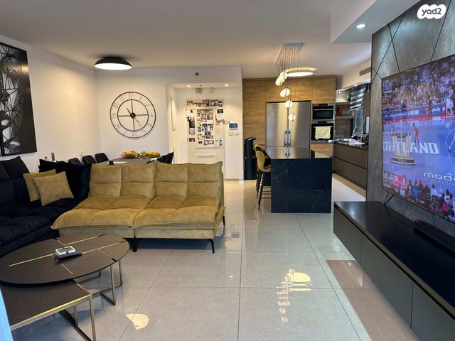 דירה, ש"י עגנון, משכנות האומנים, קרית מוצקין