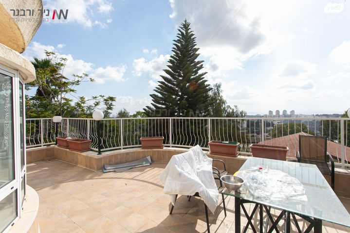 גג/ פנטהאוז, אחוזה, חיפה