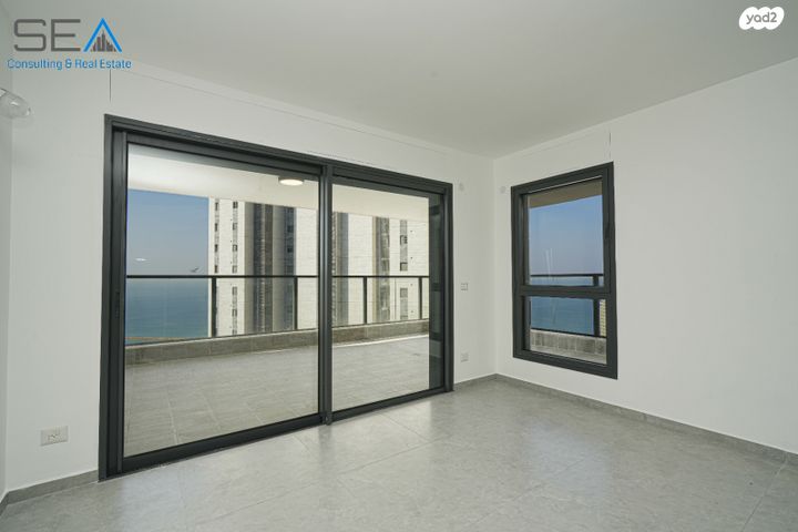 גג/ פנטהאוז, אמנון ליפקין שחק 3, נוף הטיילת, נתניה