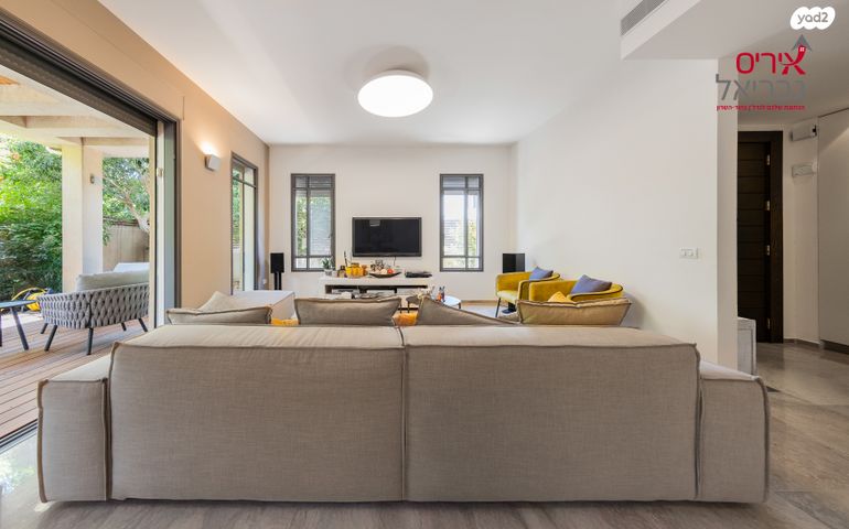 בית פרטי/ קוטג', פסנתר, מתחם האצבע, הוד השרון