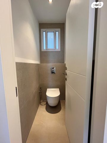 דירת גן, חסידי אומות העולם, רמת אלון, חיפה